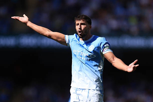 Ruben Dias: Trình diễn phong độ chững chạc, chỉ huy hàng thủ tốt và duy trì sự an toàn trước khung thành đội nhà - 7.2 điểm.