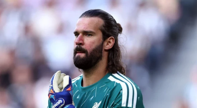 Alisson Becker - 6.4 điểm: Thủ thành người Brazil không nhận được nhiều sự hỗ trợ từ một hàng phòng ngự thi đấu thiếu tập trung trong phần lớn thời gian trận đấu.