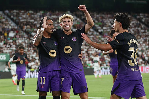 Barcelona thắng dễ Elche với tỷ số 5-0 trên sân khách. Ảnh: Getty Images