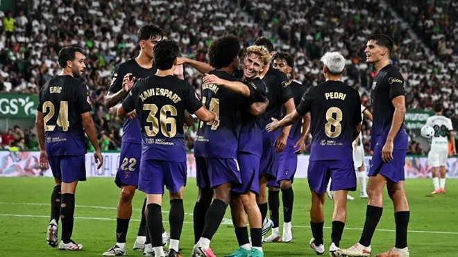 Eric Garcia: 7,6. Anh có tình huống phá bóng ngay trên vạch vôi cứu thua trong hiệp một, dù khả năng hỗ trợ tấn công vẫn cần cải thiện. Ảnh: Getty.