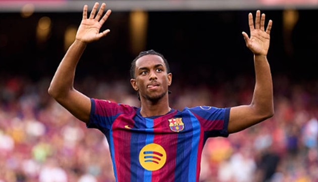 Balde là lời giải cho hàng thủ Man United. Ảnh: Getty Images