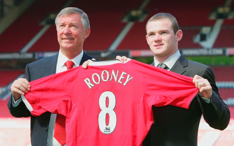 Rooney trở thành tâm điểm cuộc đua chuyển nhượng mùa hè. Ảnh: Getty.