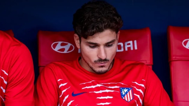 Alvarez bị CĐV Atletico tẩy chay ở trận mở màn La Liga. Ảnh: Getty.