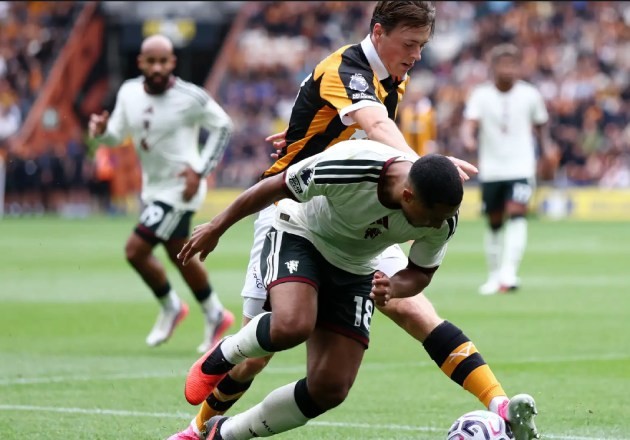 Thất bại 0-2 trước Hull City phơi bày điểm yếu chí mạng nơi tuyến giữa MU. Ảnh: Getty.