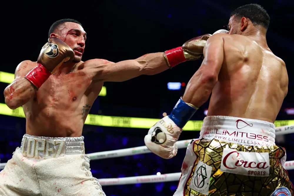 Teofimo Lopez vs Rolly Romero