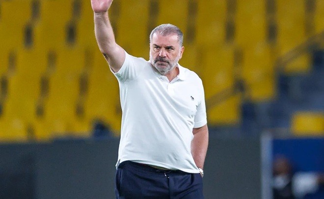  Postecoglou đã thay Ronaldo ngay sau hiệp 1. Ảnh: Getty.