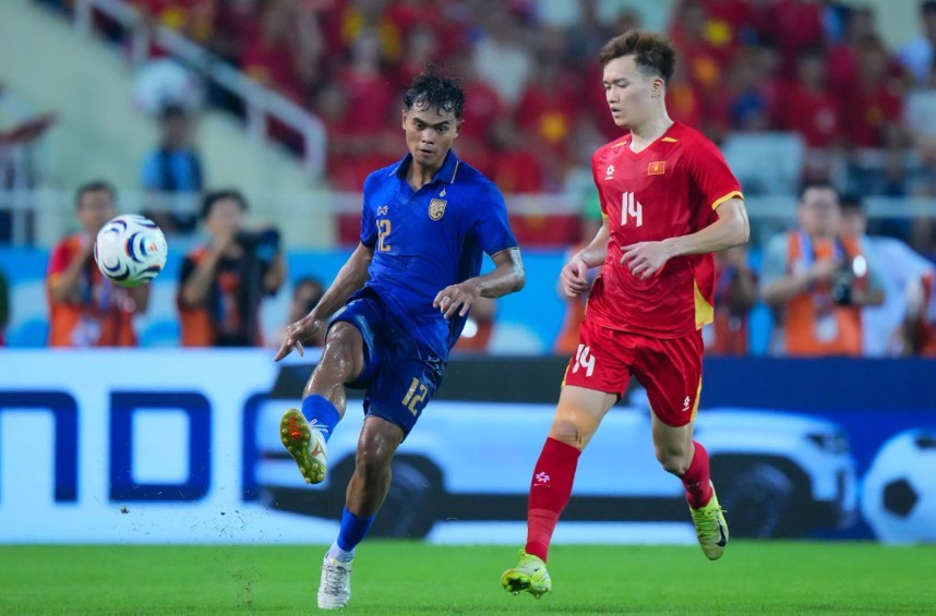 Tuyển Việt Nam vượt qua Thái Lan sau 2 lượt trận chung kết ASEAN Cup với tổng tỷ số 4-2, qua đó bảo vệ thành công ngôi vương ASEAN Cup 2026. Ảnh: Changsuek.
