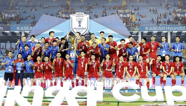 Chức vô địch giúp đội tuyển Việt Nam thăng tiến trên bảng xếp hạng FIFA. Ảnh: VFF