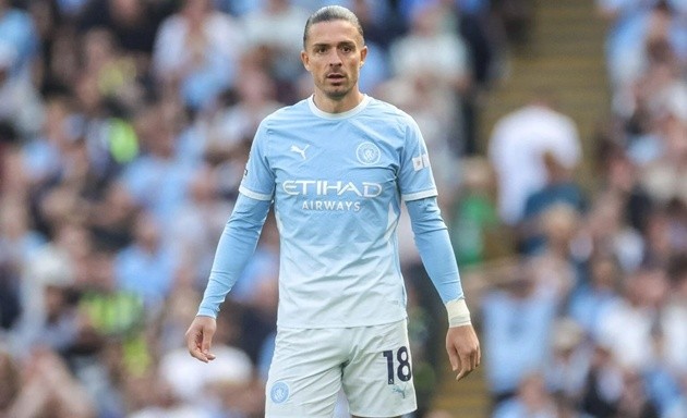 Grealish còn vài ngày để quyết định tương lai trước khi TTCN đóng cửa. (Ảnh: Squawka)