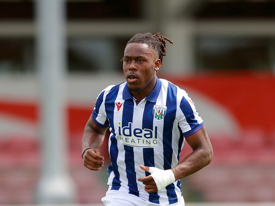 Brandon Thomas-Asante thời còn khoác áo West Brom. Ảnh: West Bromwich Albion.
