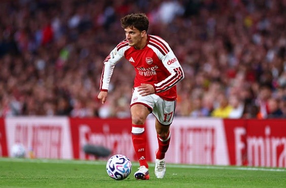 Tzolis đang mang đến niềm cảm hứng mới nơi hành lang trái Arsenal. Ảnh: Getty.