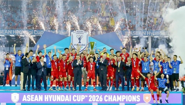 Đội tuyển Việt Nam nâng cao chức vô địch ASEAN Cup 2026. Ảnh: Getty Images