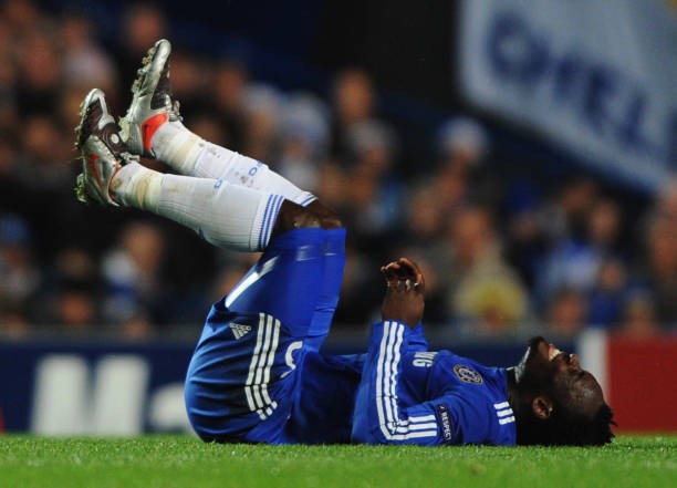 Đôi chân thép bắt đầu phản bội người chiến binh. Ảnh: Darren Walsh/ Getty Images.