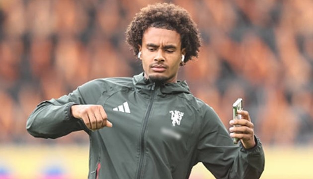 Joshua Zirkzee có thể rời Man United ngay trước khi phiên chợ hè đóng cửa. Ảnh: Alfie Cosgrove/News Images/NurPhoto qua Getty Images