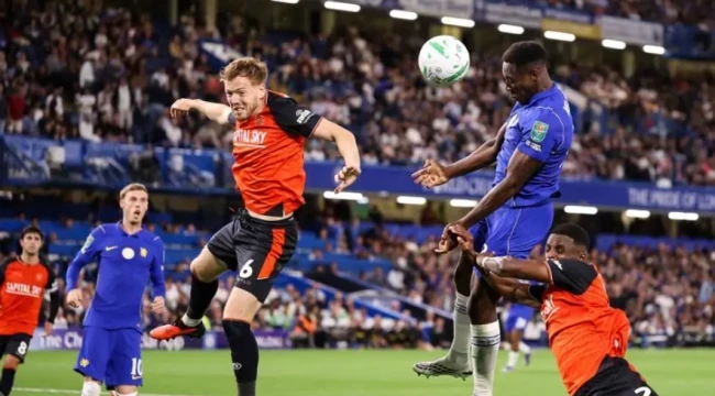 Welbeck thể hiện giá trị của một lão tướng. Ảnh: Jacques Feeney/Getty Images.