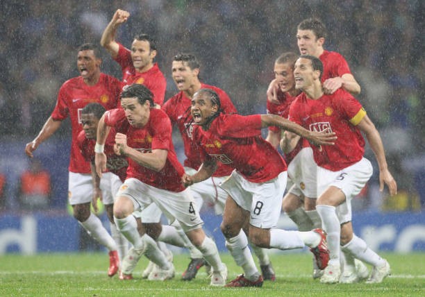 Hargreaves biến tuyến giữa United thành bức tường thép. Ảnh: John Peters/Manchester United/Getty Images).