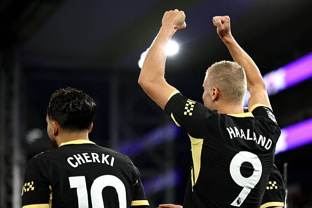 Bộ đôi Haaland và Cherki giúp Manchester City duy trì vị thế. Ảnh: Henry Nicholls/Getty Images
