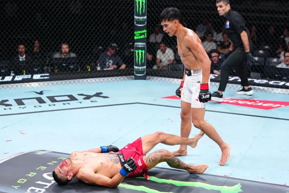 Bilal Hasan tung cú đấm knock out Nilson Rojas