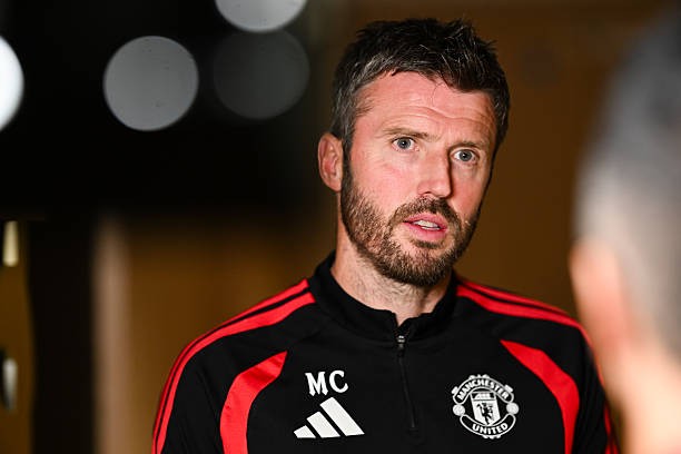 Michael Carrick lên tiếng bảo vệ các cầu thủ Manchester United. Ảnh: Ash Donelon/Getty Images