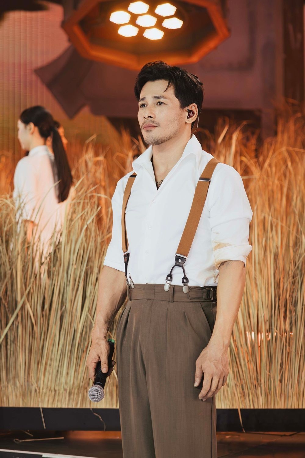 anh trai vuot ngan chong gai 0BNS1246-004.jpg