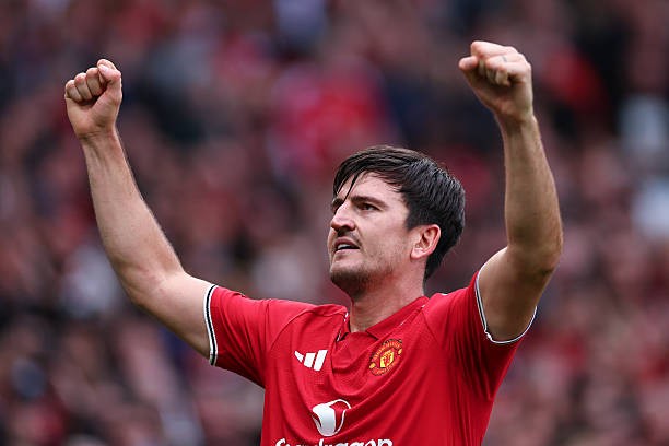 Harry Maguire góp công giúp Manchester United đánh bại Ipswich Town. Ảnh: Robbie Jay Barratt/Getty Images
