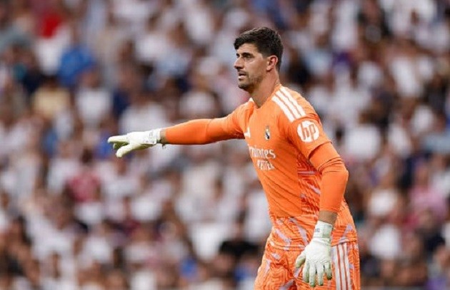 Courtois (7.5): Thi đấu nhàn nhã suốt trận, gần như không có việc để làm và chỉ phải thực hiện đúng một pha cứu thua khi Real Madrid hoàn toàn kiểm soát thế trận.