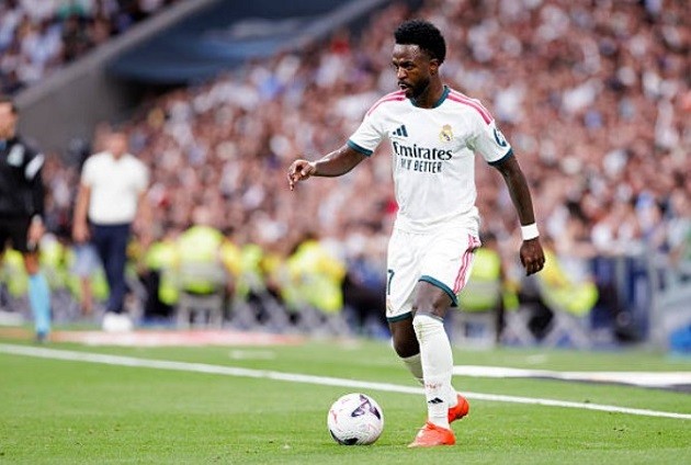 Vinicius Junior (7.9): Thi đấu nguy hiểm khi có khoảng trống, đưa ra các quyết định xử lý bóng hợp lý và khép lại trận đấu bằng pha kiến tạo cho Arda Güler.