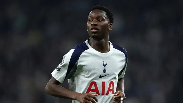 Sarr tiến gần đến Juventus. (Ảnh: Donny Afroni/Getty Images)