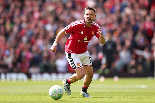 Man Utd không thể tiếp tục đặt niềm tin vào Shaw. Ảnh: Marc Atkins/Getty Images.