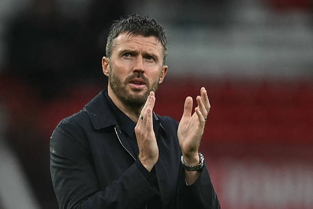 Michael Carrick đặt ra tiêu chuẩn mới cho Manchester United. Ảnh: Paul ELLIS/Getty Images