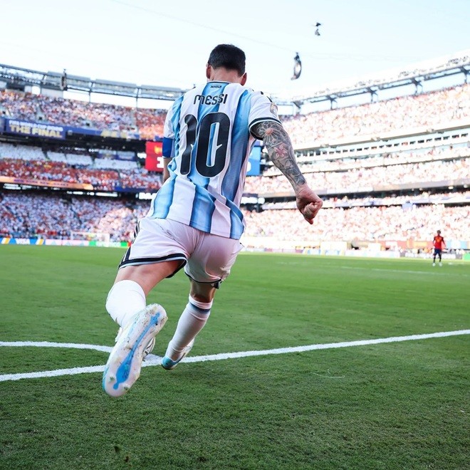  Messi đã từ giã đội tuyển quốc gia. Ảnh: AFA.