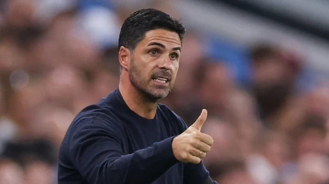 Arteta cùng Arsenal giành 3 điểm trước Aston Villa. Ảnh: Catherine Ivill/Getty.