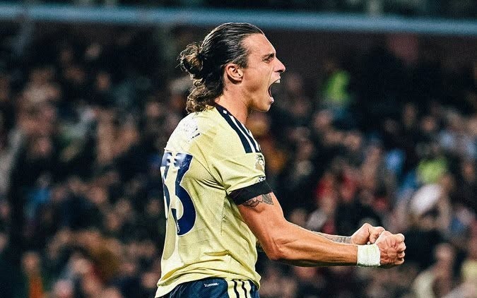  Calafiori đang trở thành hậu vệ công của Arsenal. Ảnh: Arsenal.
