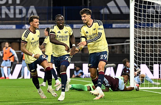 Arsenal thể hiện bản lĩnh trước Aston Villa. Ảnh: 