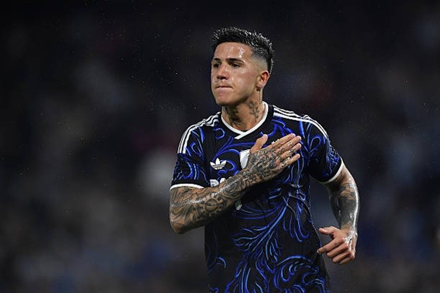 Enzo Fernandez có thể gia nhập Man City trong ngày cuối kỳ chuyển nhượng hè. Ảnh: Marcelo Endelli/Getty Images