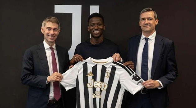 Juventus chính thức chiêu mộ Sarr. (Ảnh: Trang chủ Juventus)