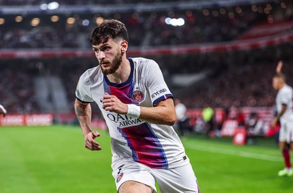 PSG đang xúc tiến các cuộc đàm phán gia hạn với Kvaratskhelia. Ảnh: Johnny Fidelin/Icon Sport via Getty Images.