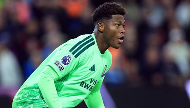 Zion Suzuki từng rất gần với Man United. Ảnh: