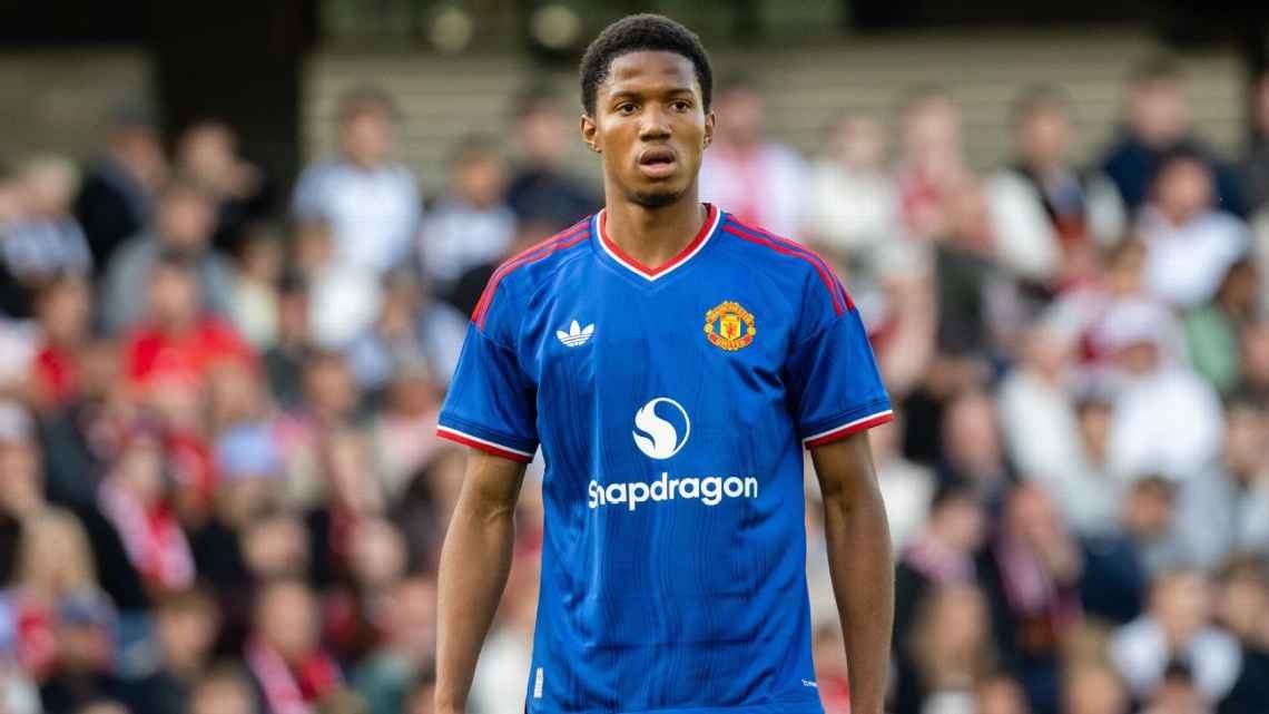 Chido Obi sẽ có lần đầu được gửi cho mượn. Ảnh: Manchester United.