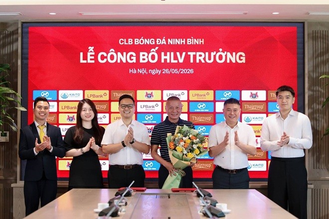 HLV Chu Đình Nghiêm mới chia tay Hải Phòng để đến Ninh Bình vài tháng trước. Ảnh: CLB Ninh Bình.