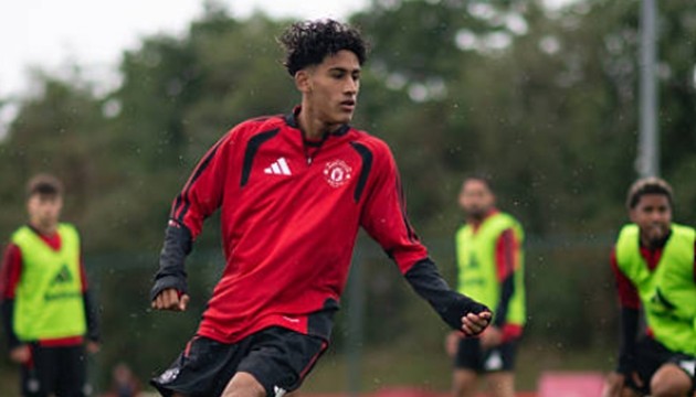JJ Gabriel chờ đợi cơ hội ra sân cho đội 1 Man United ở Ngoại hạng Anh. Ảnh: