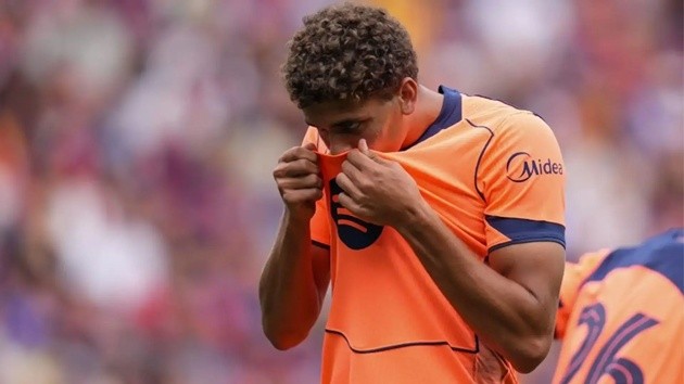Barca hài lòng với sự thăng tiến của Hakam. (Ảnh: Daniela Porcelli/Getty Images)