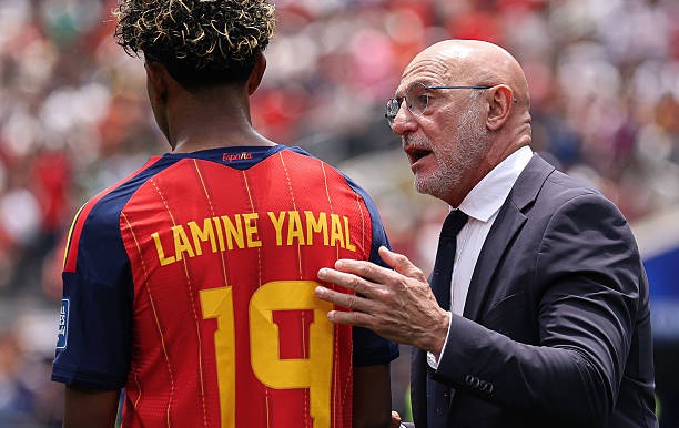 Luis de la Fuente tin Lamine Yamal xứng đáng giành Quả bóng vàng. Ảnh: Alex Pantling/Getty Images