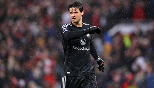 Senne Lammens trở lại ấn tượng trong màu áo Man United. Ảnh: