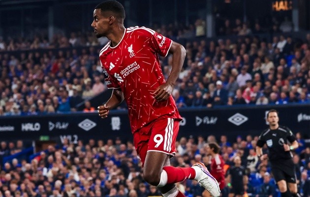 Isak lập cú đúp mang về 3 điểm cho Liverpool. (Ảnh: Trang chủ Liverpool)