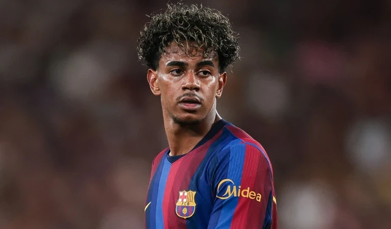 Yamal vắng mặt ở buổi tập của Barca. Ảnh: Eric Alonso/Getty Images.
