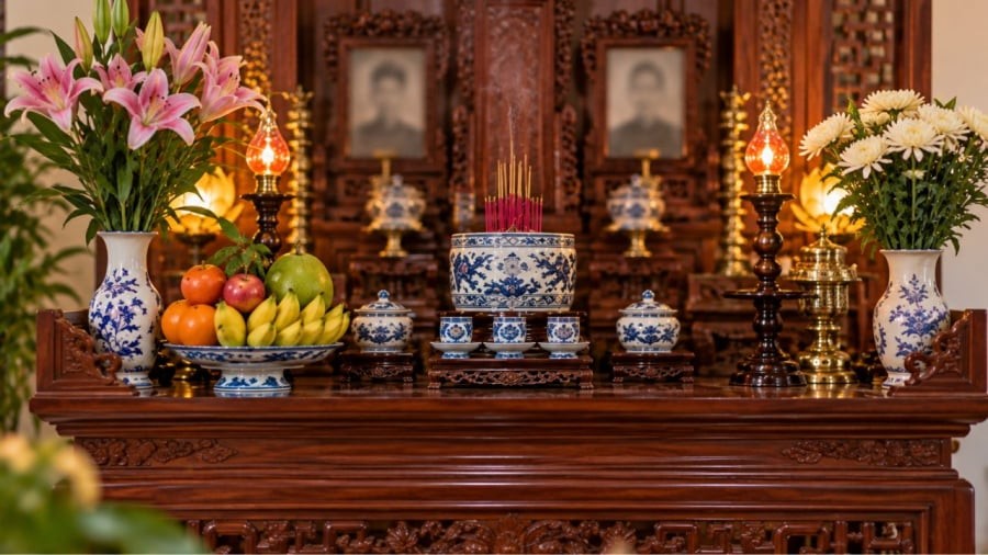 Tại sao ban thờ gia tiên không nên để chậu cây cảnh như ban thờ Thần Tài