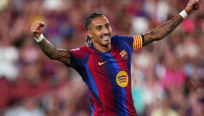 Raphinha được giao vai trò đội trưởng Barca. Ảnh: David Ramirez/Getty Images.