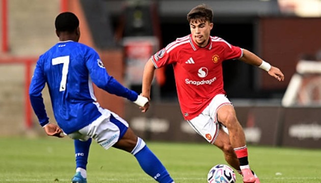 Tương lai của Harry Amass tại MU vẫn chưa rõ ràng. Ảnh: Manchester United/Manchester United qua Getty Images