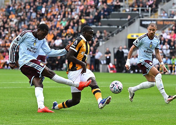 Aston Villa ít khi dứt điểm trúng đích. Ảnh: Bruce Rollinson/Getty Images